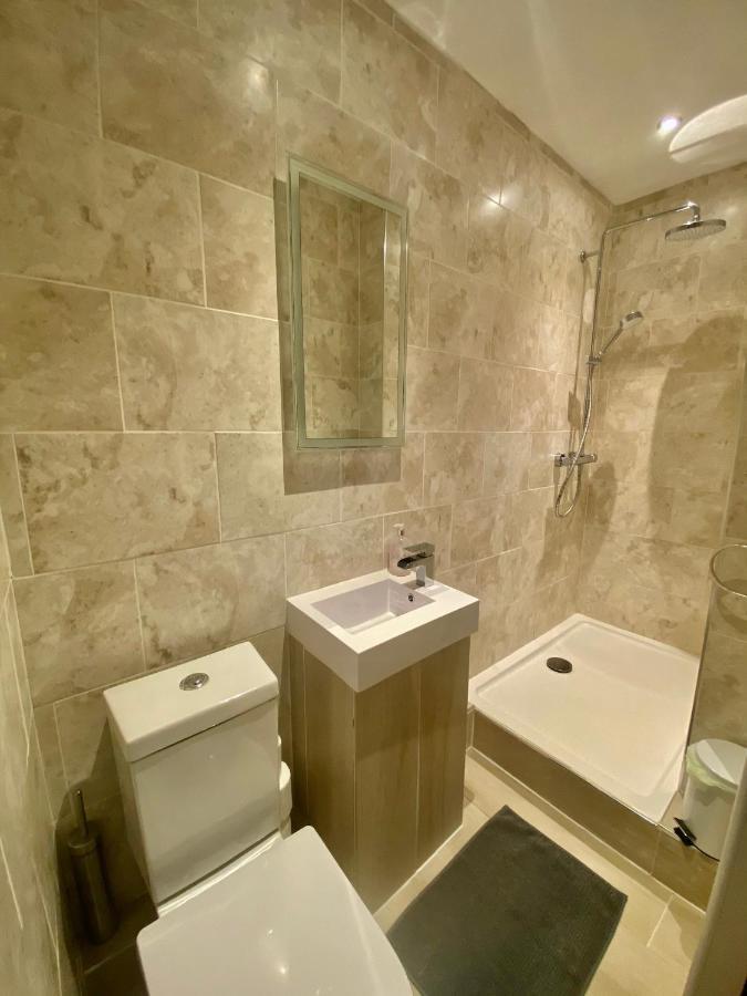 Clover Cottage Beeley Bagian luar foto