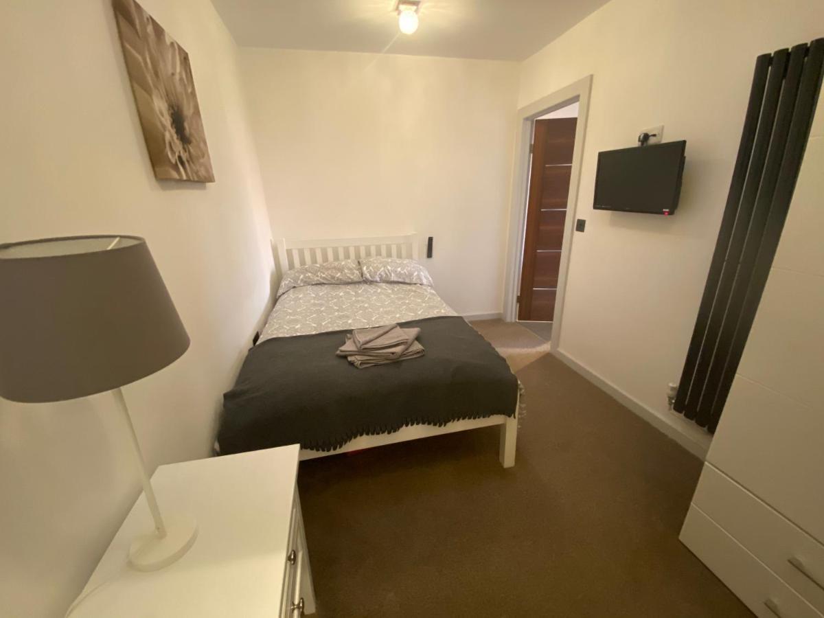 Clover Cottage Beeley Bagian luar foto