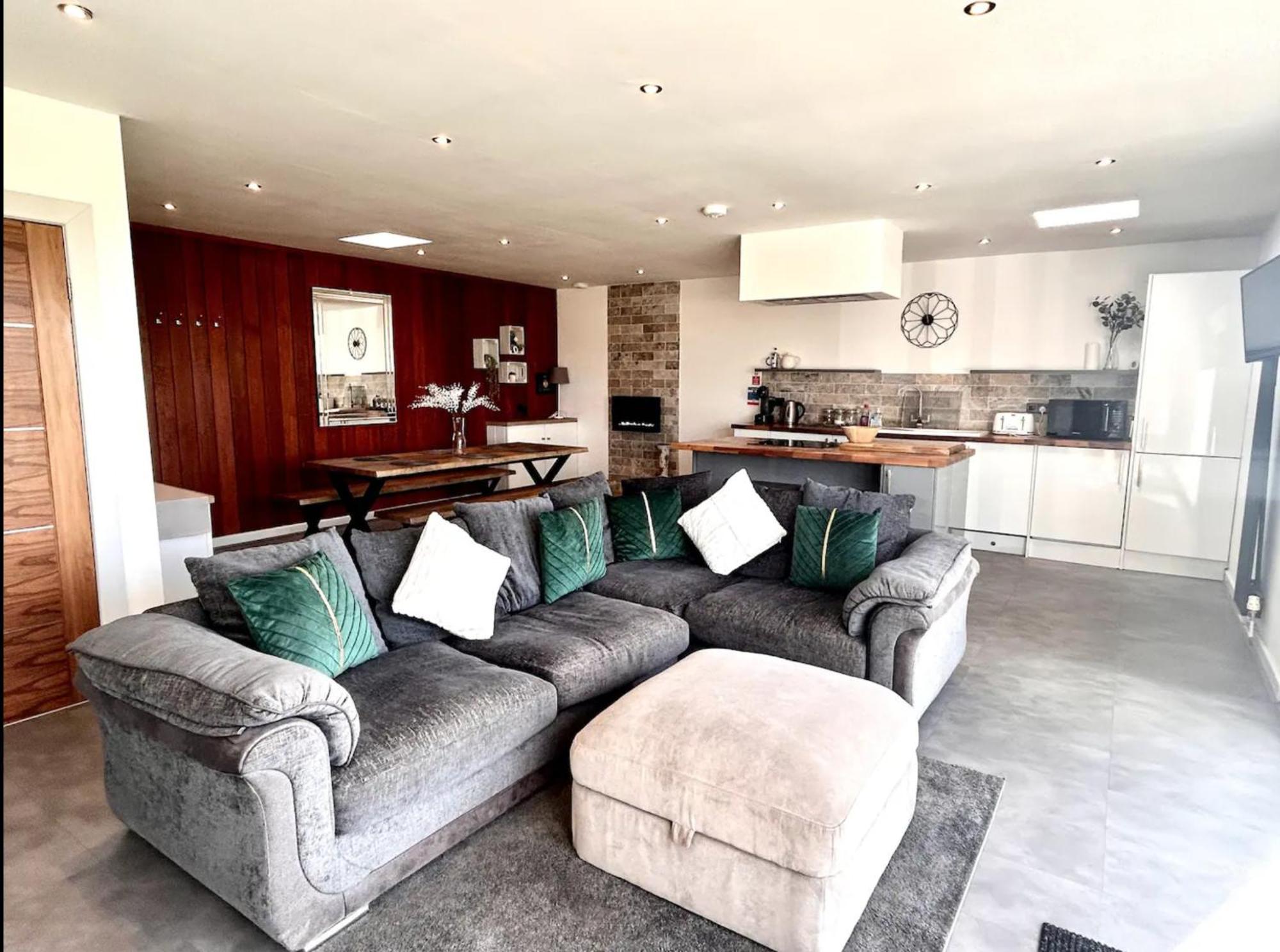 Clover Cottage Beeley Bagian luar foto